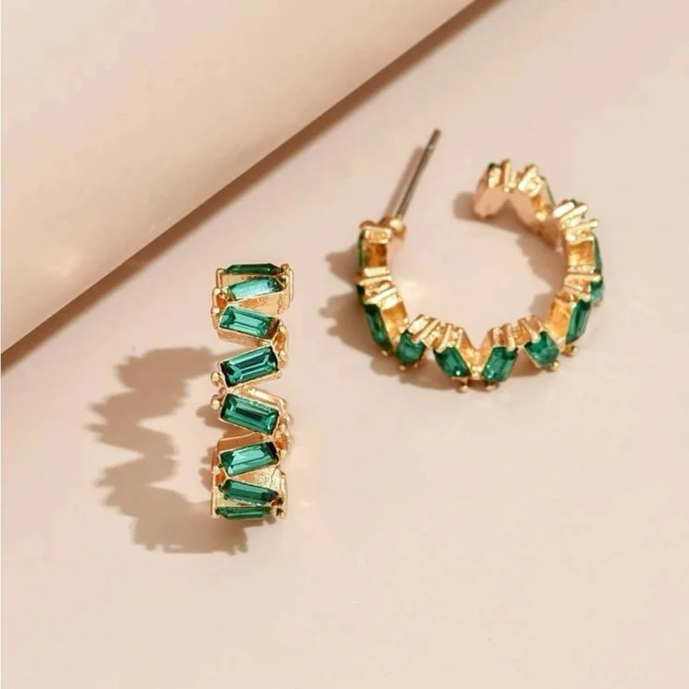 Last pair!💚🆕 emerald green huggie hoop earrings - Picture 2 of 3